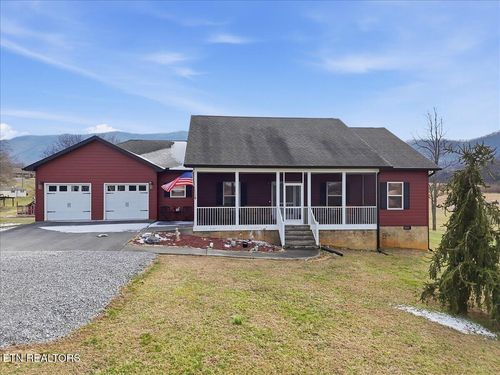 120 County Line Rd, Dandridge, TN, 37725-7350 | Card Image