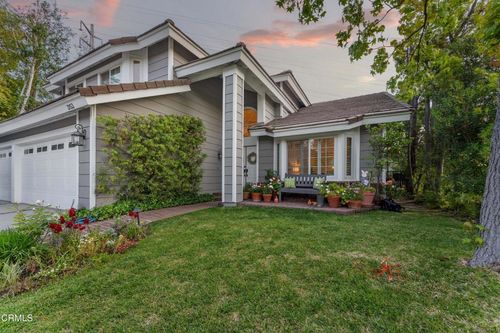 3153 Dragonfly St, Glendale, CA, 91206-4802 | Card Image