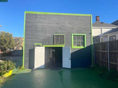 3261 3261 Martin Luther King Jr Way, Oakland, CA, 94609 | Card Image