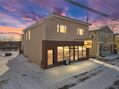 135 W Manlius St, East Syracuse, NY, 13057-2572 | Card Image