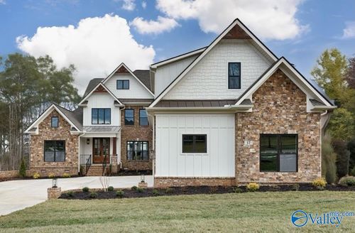 17 Ridge Bluff Cir Se, Huntsville, AL, 35803-1983 | Card Image