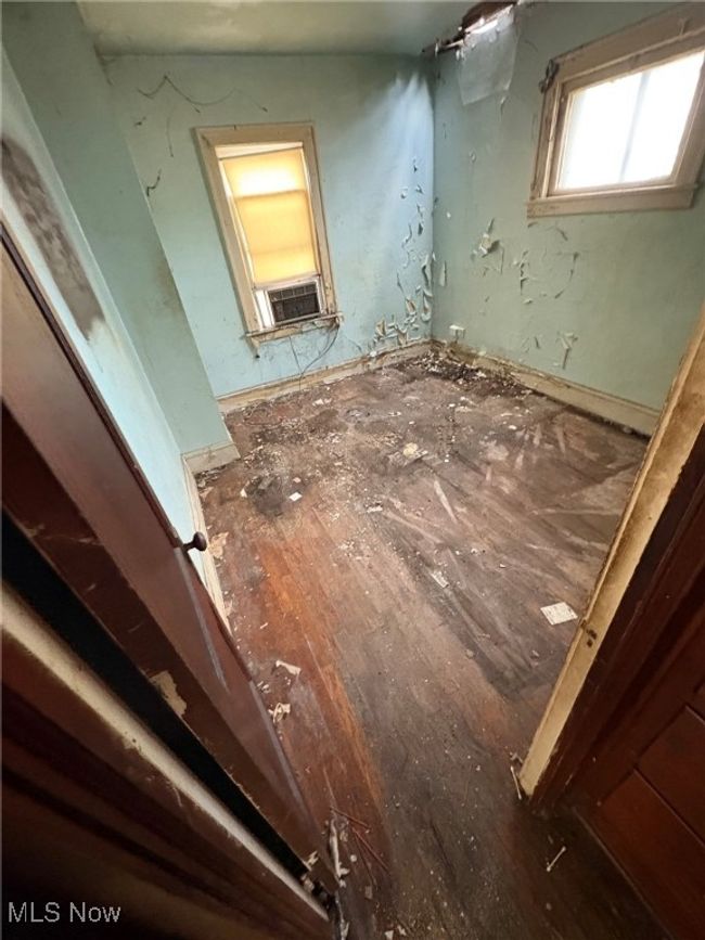 3180 E 134th St Cleveland, OH 44120 is a Duplex that needs a little TLC. Each unit has 2 bedrooms and 1 bathroom. One unit is on the first floor and the other on the second. | Image 20