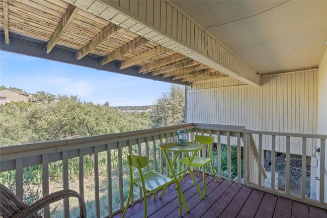 111 Comanche Pt, Townhouse with 3 bedrooms, 2 bathrooms and 2 parking in Point Venture TX | Image 23
