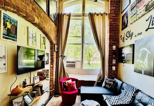 apt-132-201 S Hoskins Rd, Charlotte, NC, 28208-1458 | Card Image