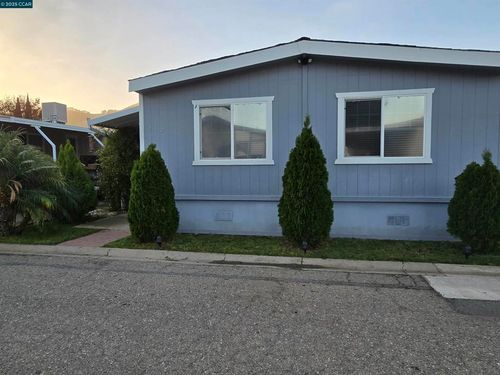 16711 Marsh Creek Rd, Clayton, CA, 94517 | Card Image