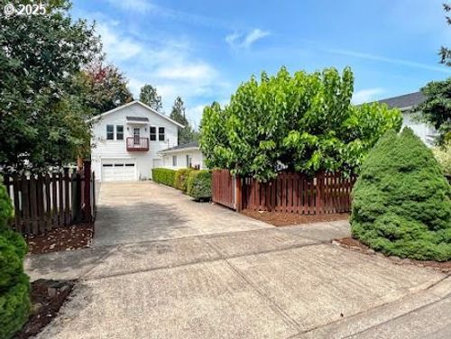 605 N Grant St, Newberg, OR, 97132-2304 | Card Image