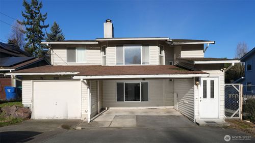 928 N 98th St, Seattle, WA, 98103-3251 | Card Image