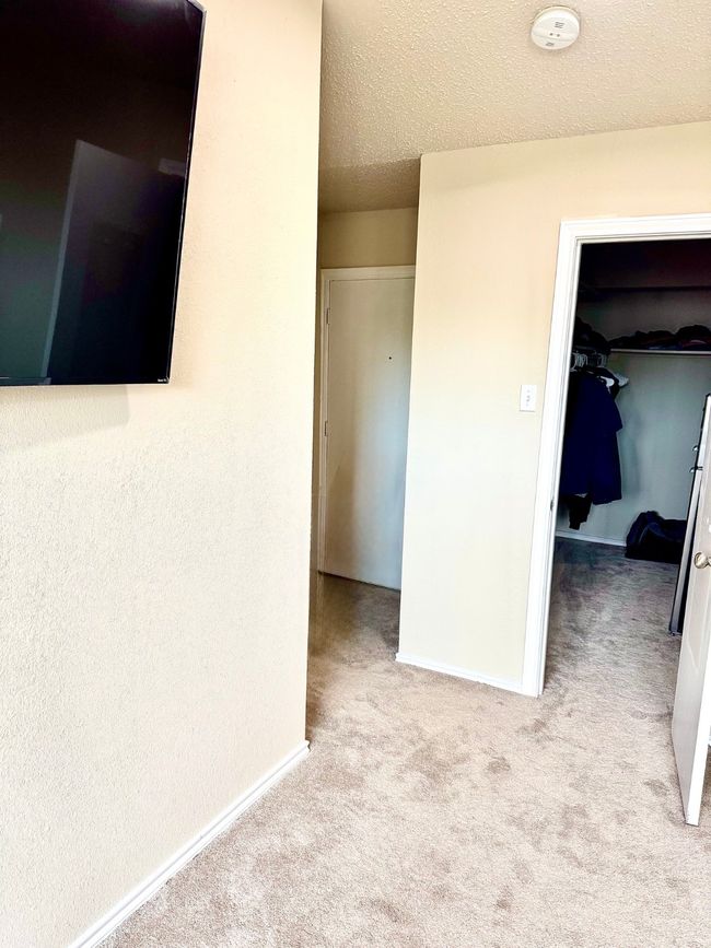 2nd floor private entrance. | Image 18