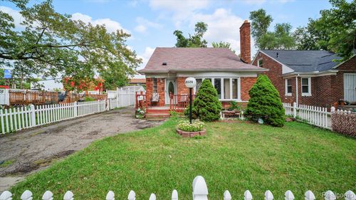 15120 Whitcomb St, Detroit, MI, 48227-2761 | Card Image