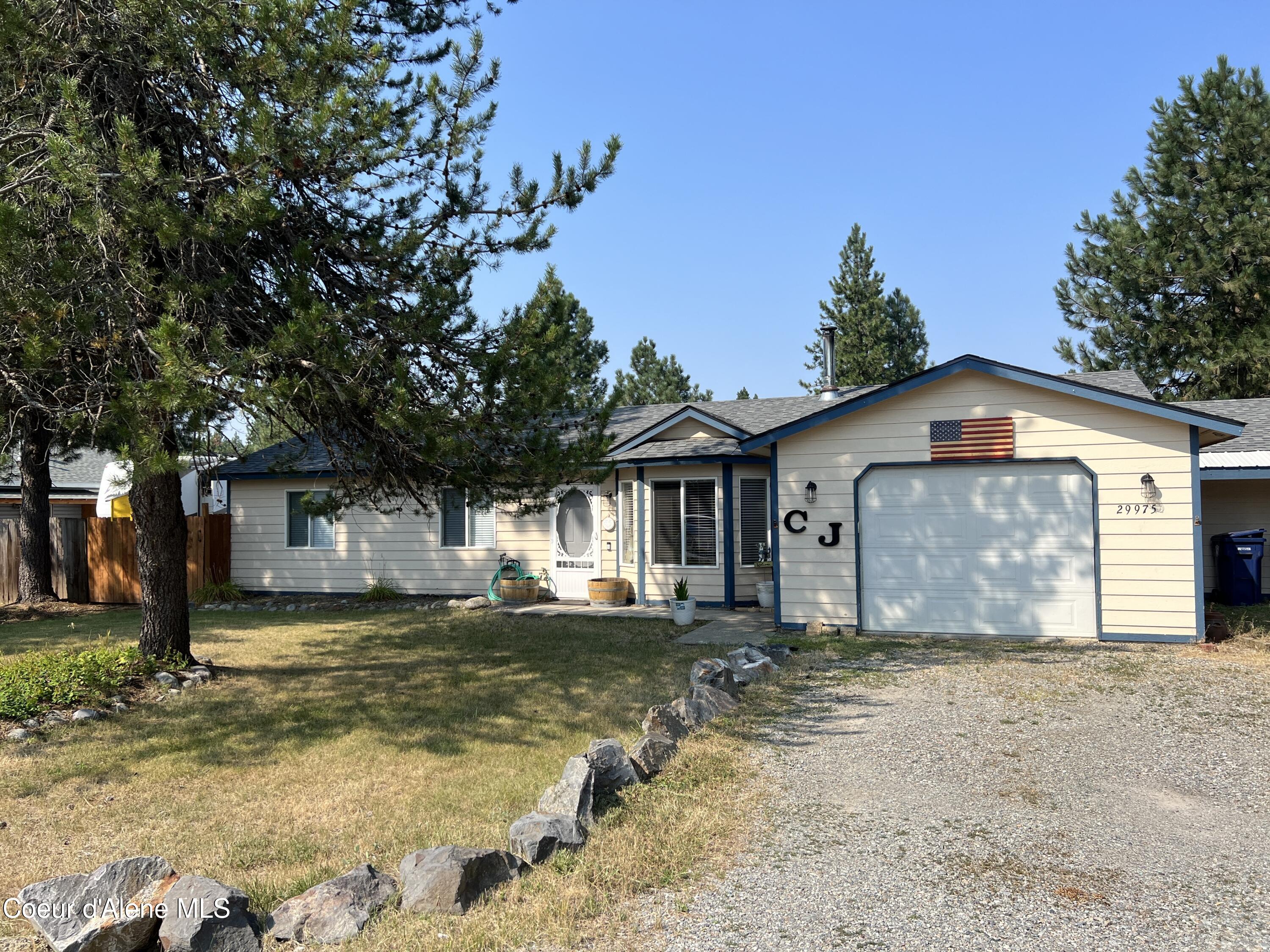 6th St, Athol, ID 83801