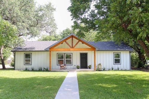 1108 W Storey St, San Saba, TX, 76877-5530 | Card Image