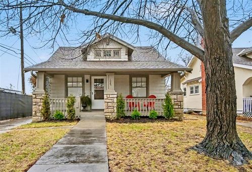 1025 E 76th Street, Kansas City, MO, 64131 | Card Image