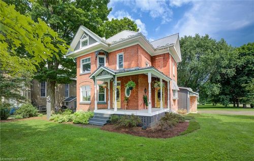 {{alt}} | Card Image