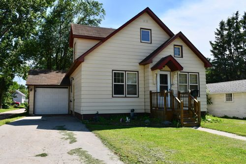 216 6th St W, Thief River Falls, MN, 56701-1514 | Card Image