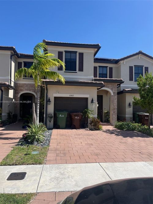 3382 W 112th St, Hialeah, FL, 33018-2202 | Card Image