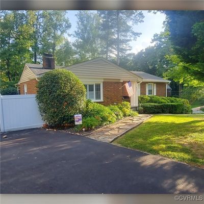 View of front of property with a front yard | Image 1