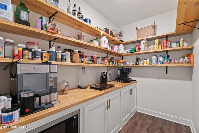 Butler pantry | Image 8