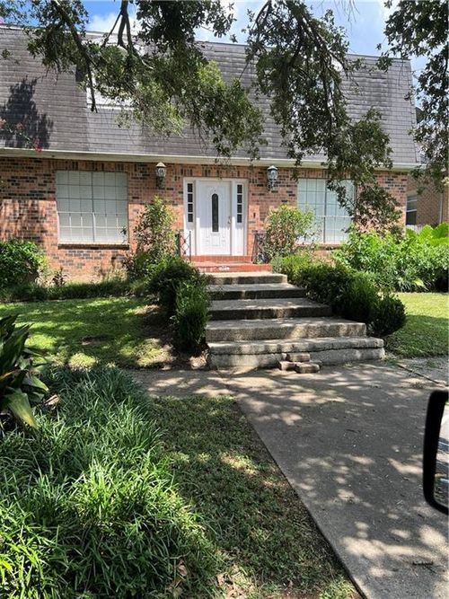 6677 Marshal Foch St, New Orleans, LA, 70124-3936 | Card Image