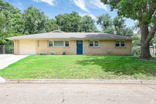 1736 Winne Dr, Manhattan, KS, 66502-2632 | Card Image