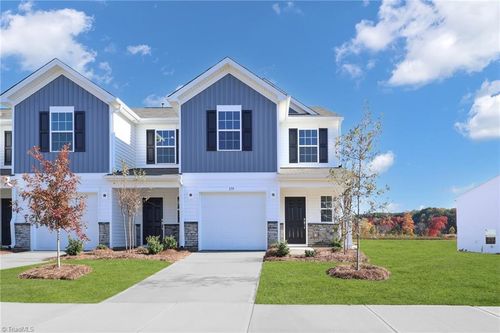 180 Plumtree Ct, King, NC, 27021 | Card Image