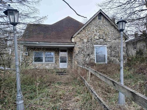 1306 1st St, Bedford, IN, 47421-1823 | Card Image