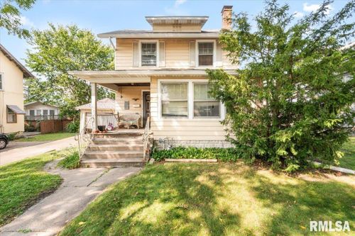 230 E Garfield Street, Davenport, IA, 52803 | Card Image