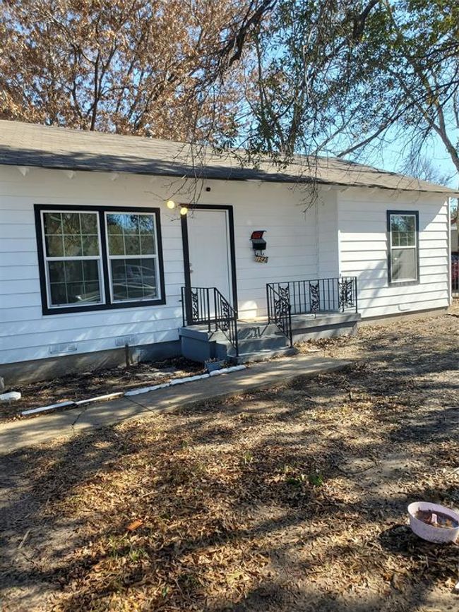 1542 Road, For Sale in Dallas Zoocasa