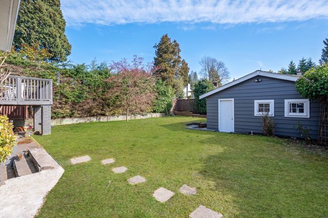 1036 Kings Avenue, House other with 5 bedrooms, 3 bathrooms and null parking in West Vancouver BC | Image 22