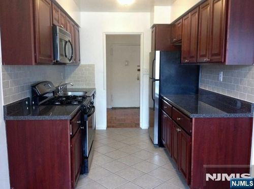 2175 Hudson Ter, Fort Lee, NJ, 07024-7721 | Card Image