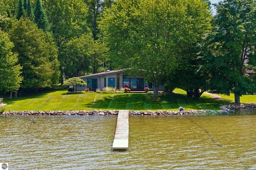 6246 White Birch Ln, Bellaire, MI, 49615-9664 | Card Image