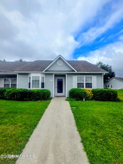 301 Courtyard W, Newport, NC, 28570-9580 | Card Image