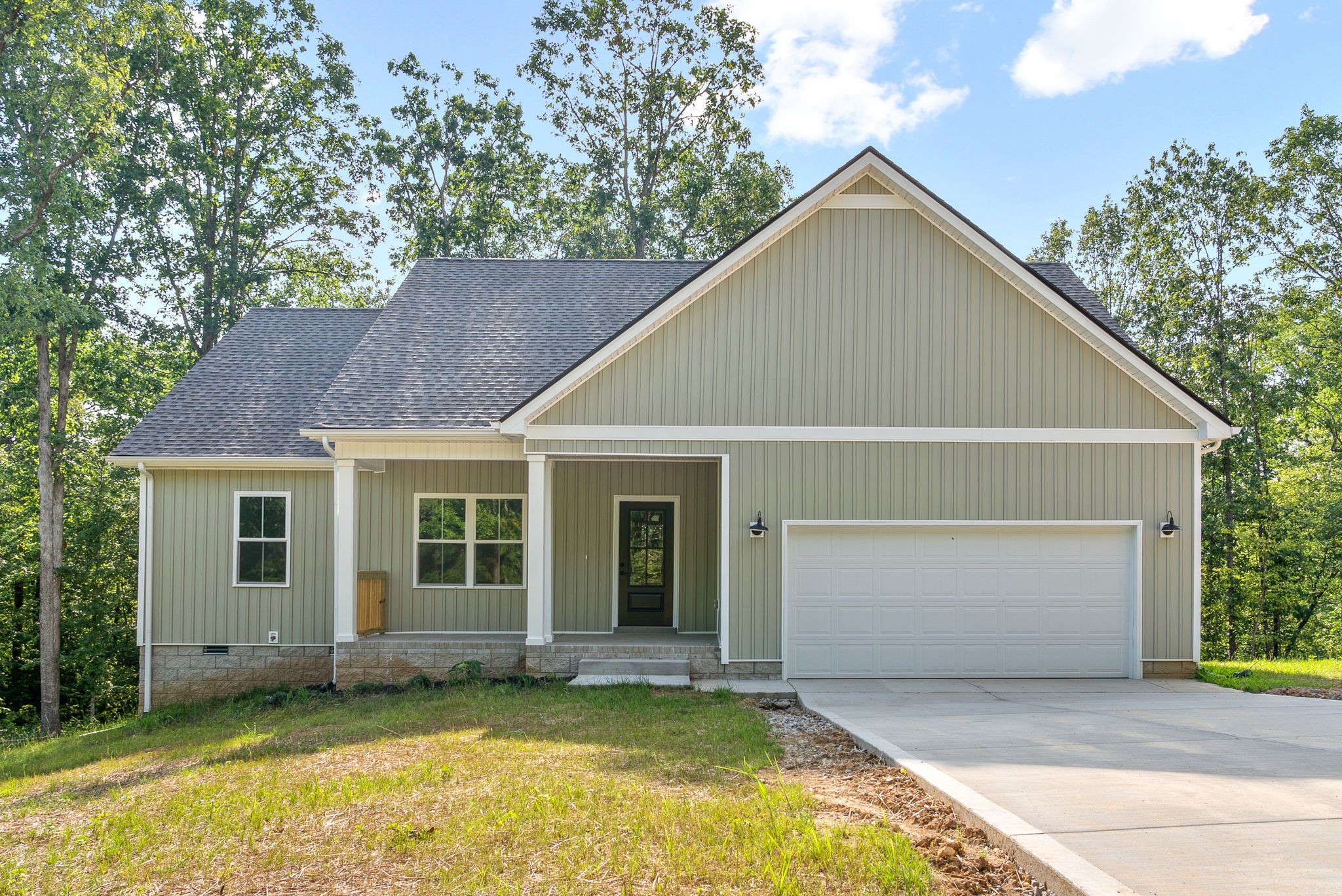 Circle Dr, Tennessee Ridge, TN 37178