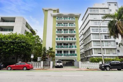 704 - 1732 Meridian Ave, Condo with 2 bedrooms, 1 bathrooms and null parking in Miami Beach FL | Image 2