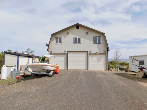 7511 W Shipp Dr, Golden Valley, AZ, 86413-8470 | Card Image