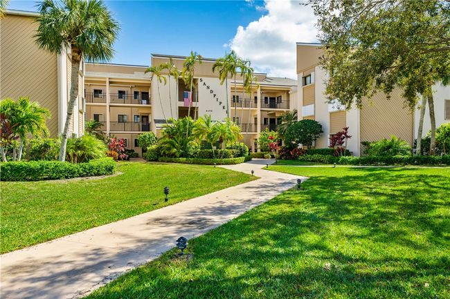 APT-205 - 6175 S Mirror Lake Dr, House attached with 2 bedrooms, 2 bathrooms and null parking in Sebastian FL | Image 5