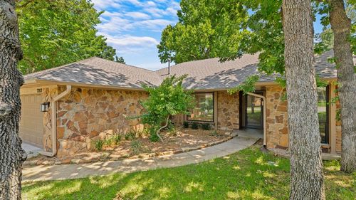 2212 Dover Dr, Edmond, OK, 73034-6459 | Card Image