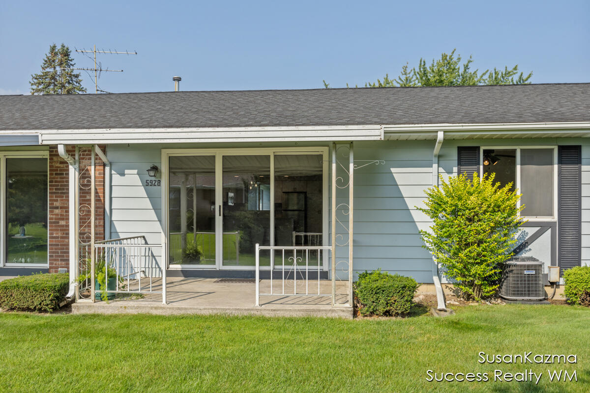 Leisure South Dr, Grand Rapids, MI 49548