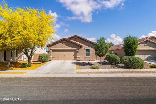 8262 W Shearwater Dr, Tucson, AZ, 85757-7942 | Card Image