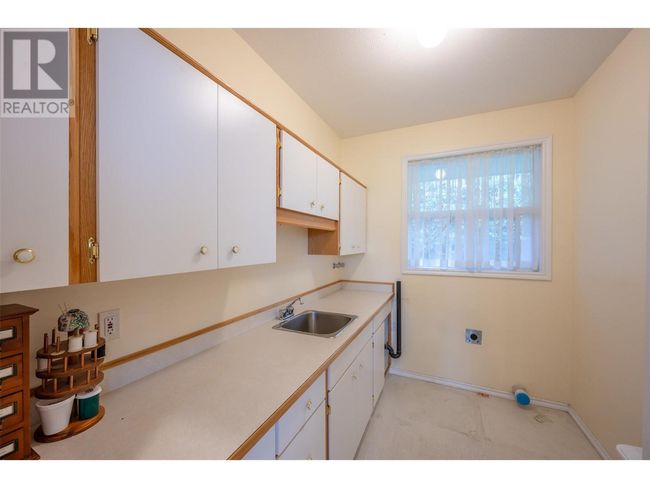 19409 Mcdougald Rd, House other with 3 bedrooms, 2 bathrooms and 2 parking in Summerland BC | Image 31