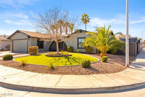 4653 Surveyor St, Las Vegas, NV, 89103-4545 | Card Image