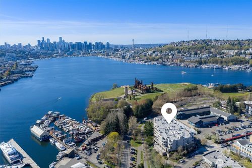 apt-409-3300 Meridian Ave N, Seattle, WA, 98103-9155 | Card Image