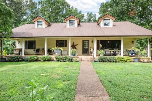 6400 Bakerville Rd, Waverly, TN, 37185-2709 | Card Image