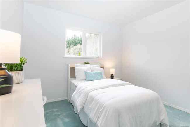 2nd bedroom upstairs | Image 26