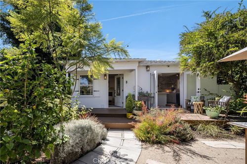 2317 Walgrove, Los Angeles, CA, 90066 | Card Image