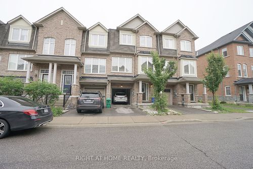15 Magdalene Cres, Brampton, ON, L6Z0G8 | Card Image