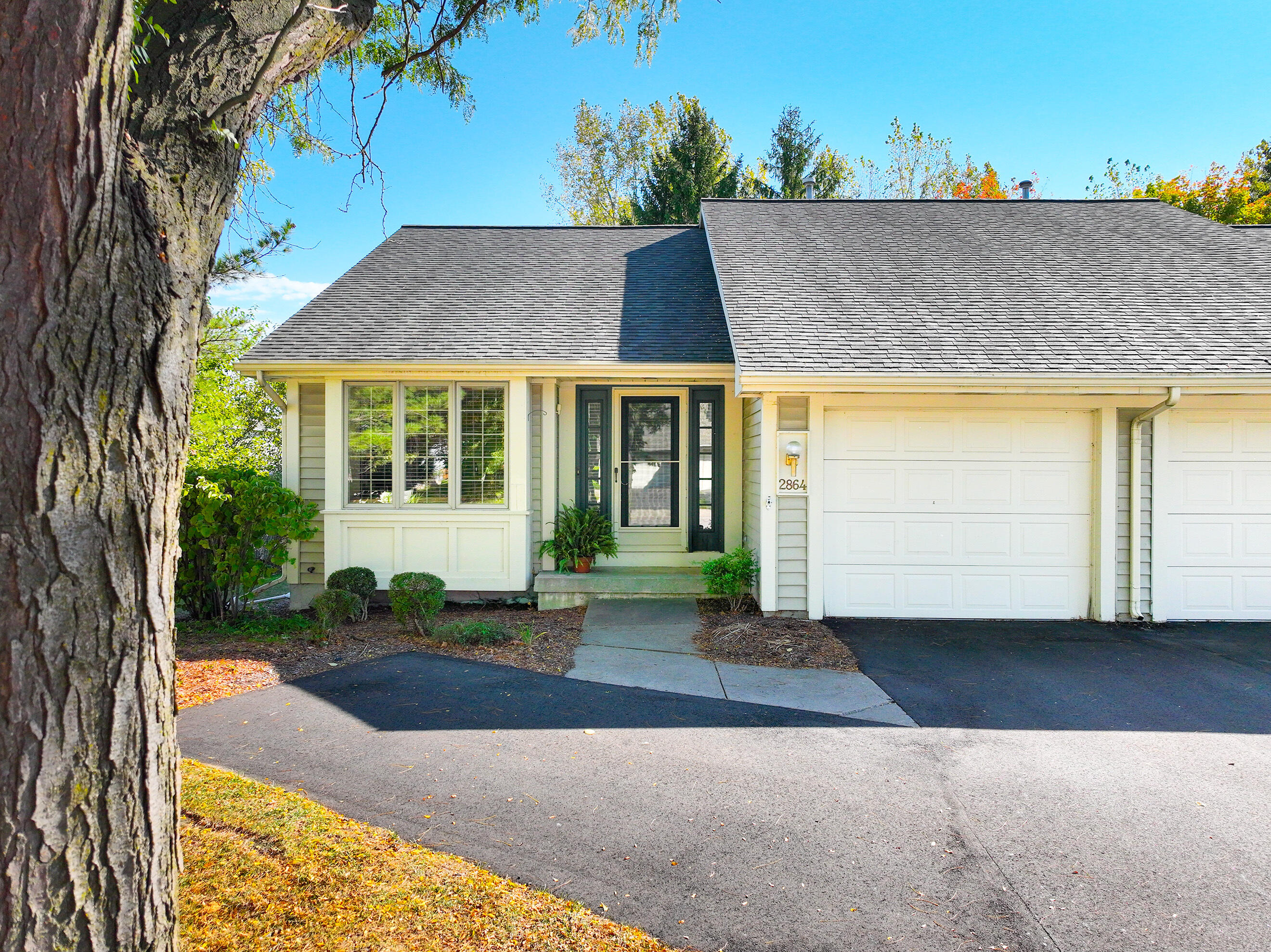 Mulford Dr, Grand Rapids, MI 49546