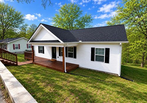 194 Hunter Ave, CARTHAGE, TN, 37030-1830 | Card Image