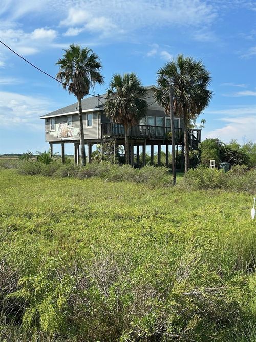 11135 Sportsman Rd, Galveston, TX, 77554-9585 | Card Image