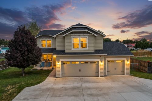 2822 S Hartford, Kennewick, WA, 99337 | Card Image