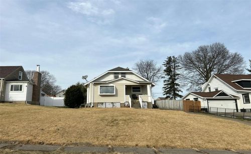 715 Carl Ave, New Kensington, PA, 15068-4607 | Card Image